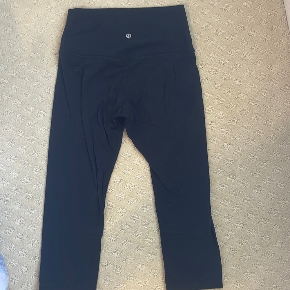 lululemon size 6 cropped leggings